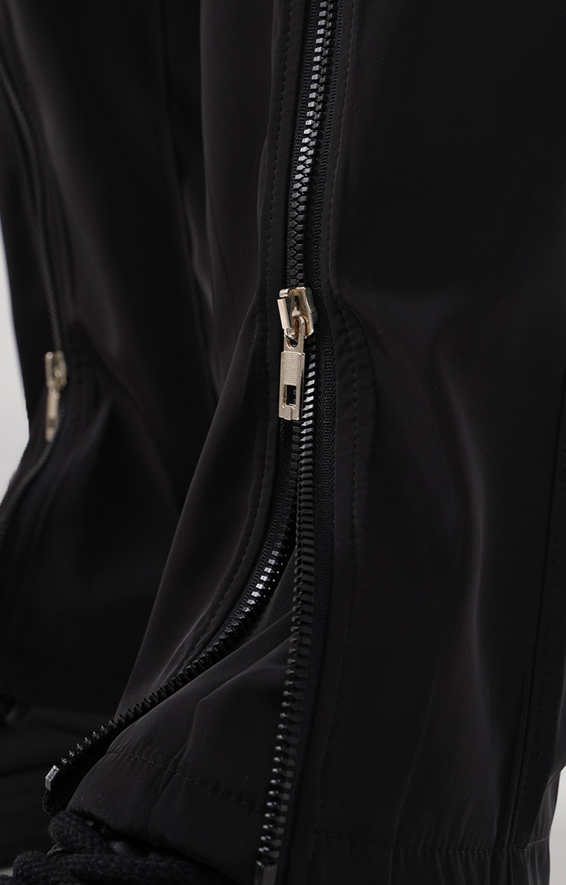 CARGO ZIPPED BLACK 1120