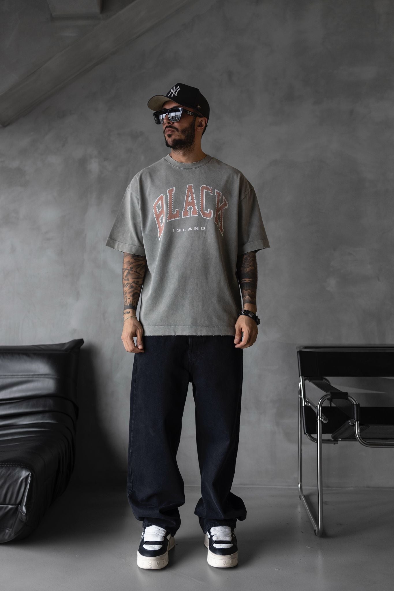 TEE SHIRT BLACK ISLAND